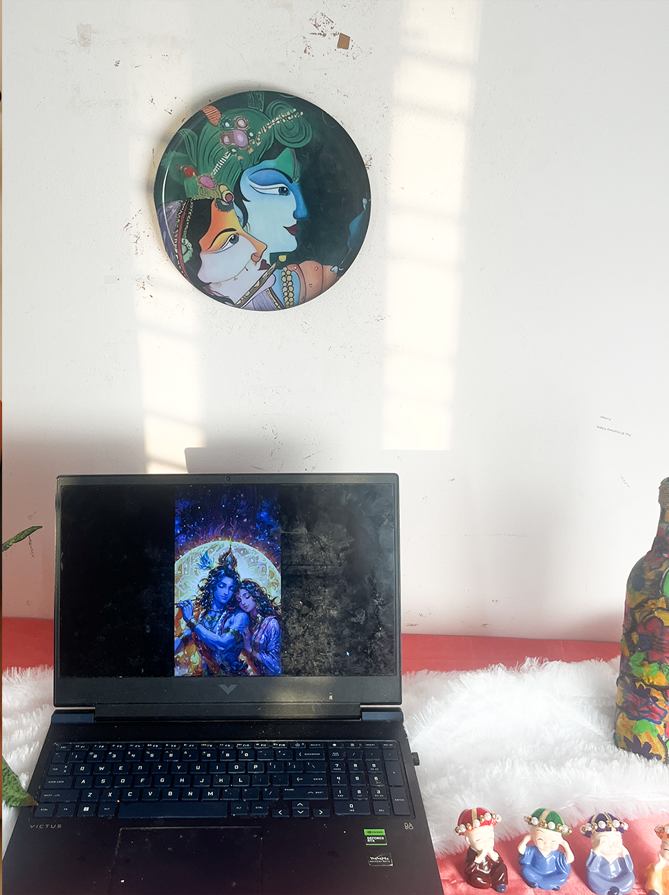 Radha Krishna Kathayein | The Divine Melody | Wall Décor Plate | 10"